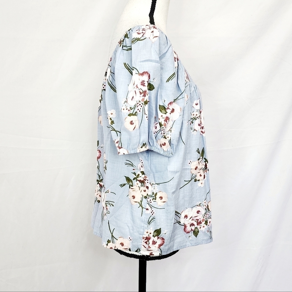 A.n.a Light Blue Floral Puff Short Sleeve Peasant Top - Picture 2 of 5